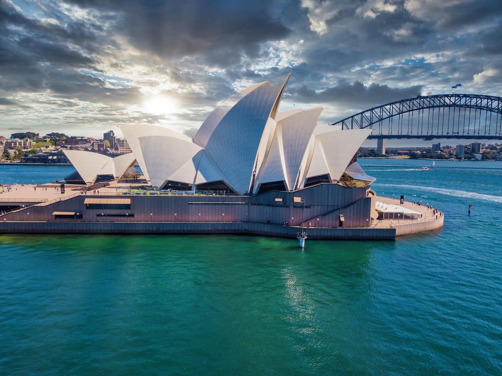 Image of Sydney Opera House. expat taxes for americans in australia.